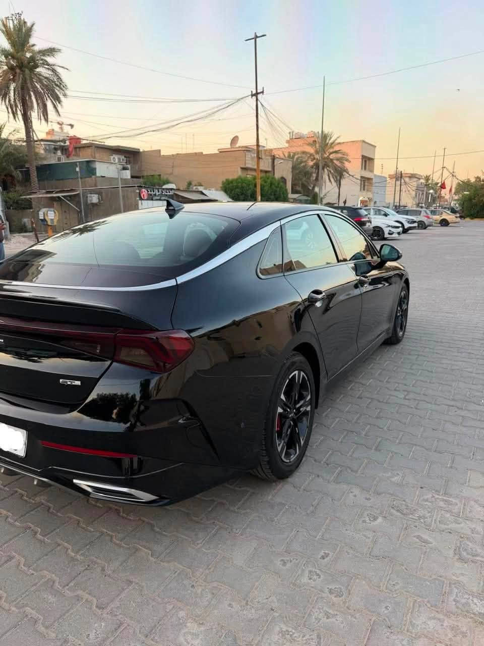 السلام عليكم للبيع K5 2023 GT line فول مواصفات بانوراما رقم بغداد بسمي حادث جاملغ امامي مبدل نفس الون وربع باب خلفي وهلال السيارة جديدة ماشية 32 وبدون نقص السعر 157 وبيها مجال للاستفسار *********** مكاني بغداد الكرخ
