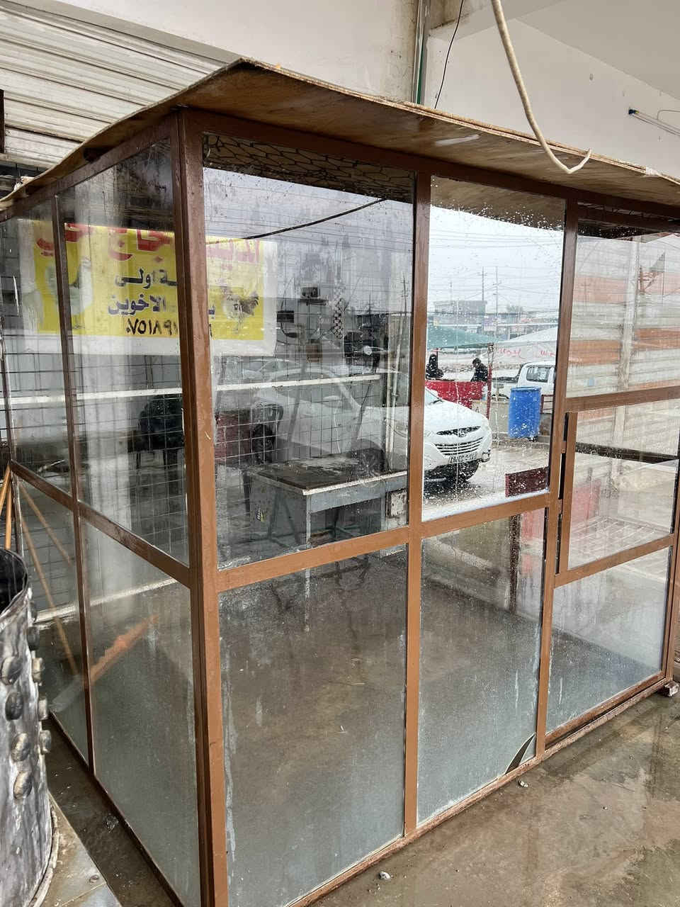 غرفه مكتبية  للبيع الطول 230 العرض 175 الارتفاع 205 العنوان شلالات قرية بايبوخت رقم موبايل ***********
