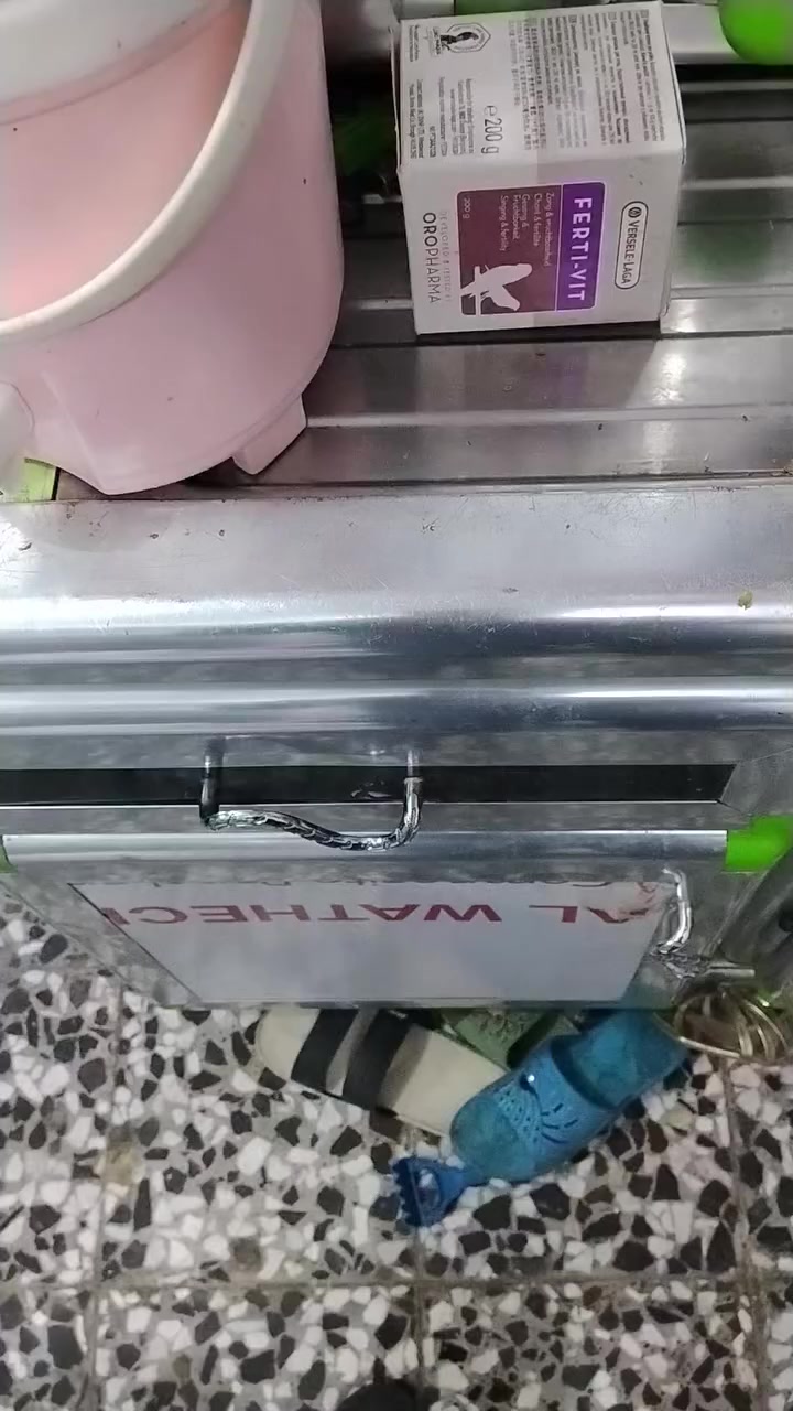 السلام عليكم كاونتر. متر ونص مع معلق
السعر 125
النجف حي الانصار 
*********** واتساب
