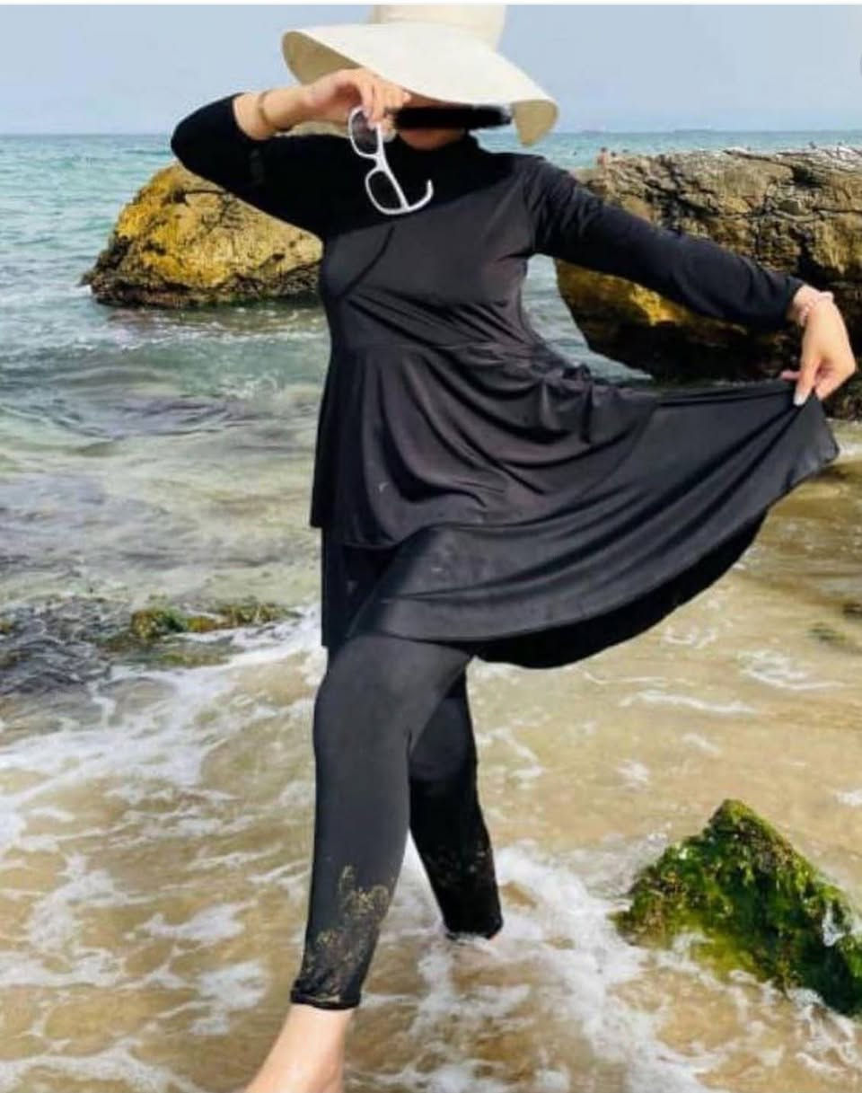 بوركيني انيق مصمم خصيصاً للمرأة التي تبحث عن الراحة والتميز في آن واحد 🩱الطبقات تمنح الجسم مظهراً متناسقاً  وتخفى العيوب 🤭
ثوب : السيكليزم الممتاز
المقاس s m l xl xxl
متكون من 4 قطع
السروال
الفوقانى
الفولار
بونى


**إذا كنت صاحب هذا الإعلان وتريد حذفه لأي سبب، رجاءا أرسل رسالة إلى الدعم الفني**