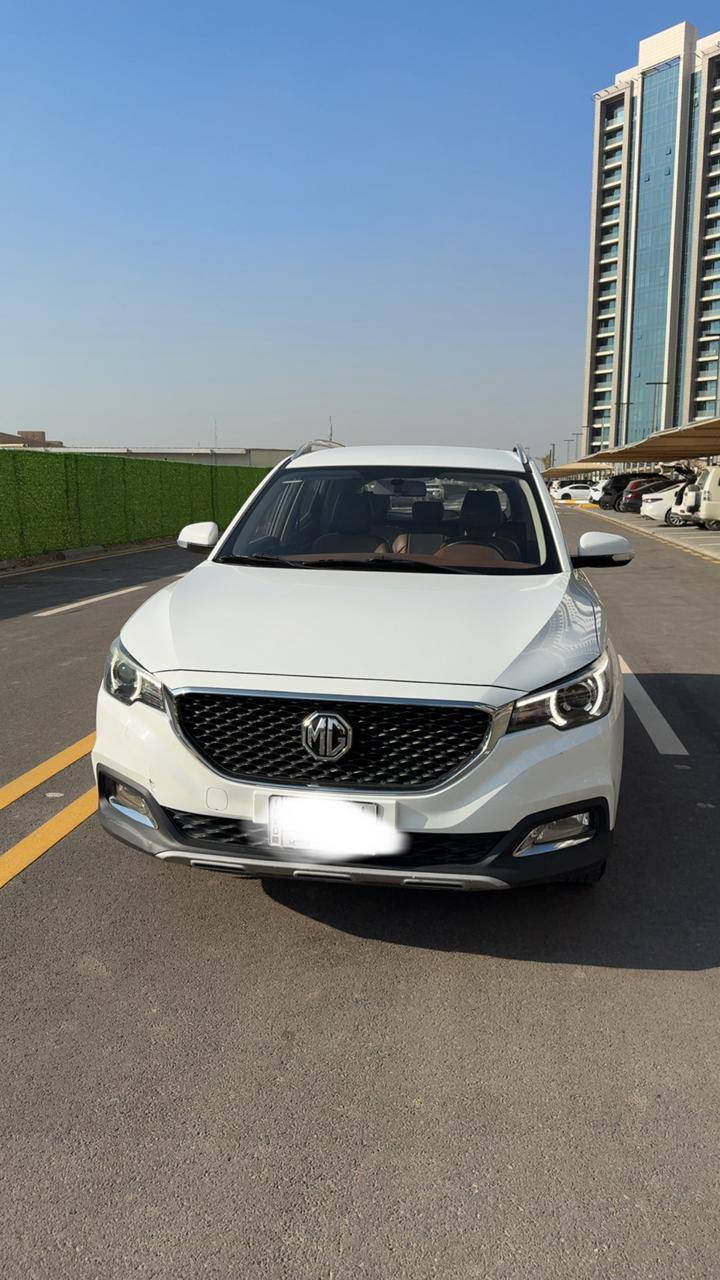 السلام عليكم Mgzs موديل 2020 للبيع ماشيه 65,000 بيها فقط بارد بالجاملغ الخلفي  شبر  وبيها شك بالدعاميه  الباقي مكفول  رايدها ب110 وبيها مجال  مكاني بغداد للاستفسار الاتصال بالرقم ***********
