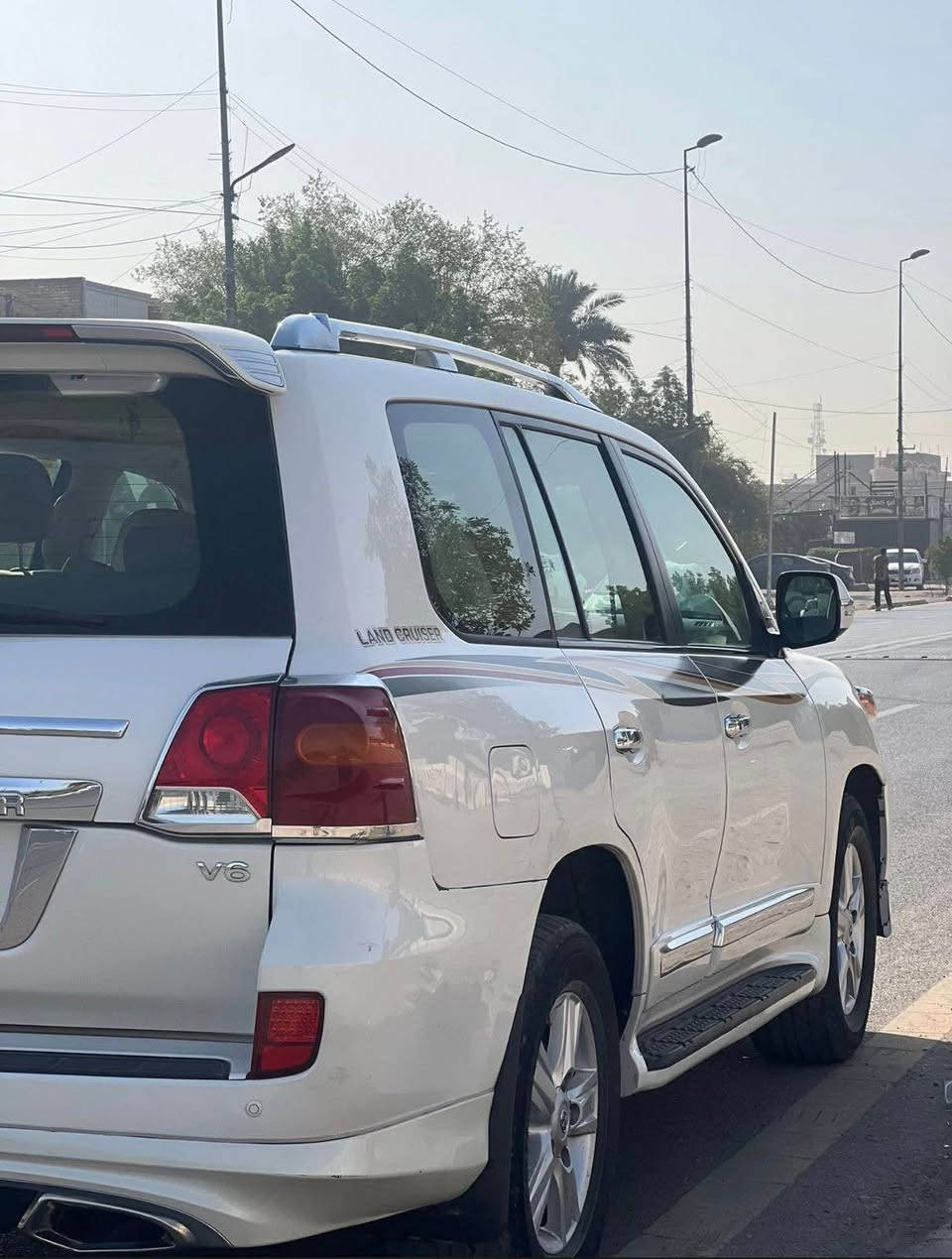 السلام عليكم لاندكروز 2015 بيه قطعتين صبغ مكينه V6 فول مواصفات السعر 365$وبيه مجال الاستفسار اتصل *********** مكانه بغداد بغداد, العراق
