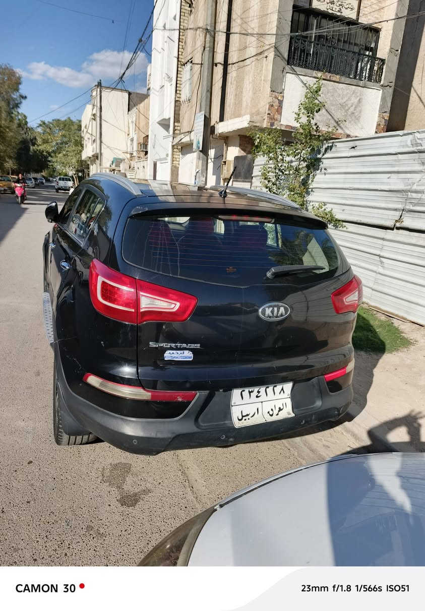 سبورتج  2012 وارد خليجي. فول مواصفات  محرك 2500  الخليجي معروفه  مري شفط سلايد روف   كامره  حساسات خلفيه   كفاله من الكص والتبديل.  والحار  فقط بارد أماكن قليله    السياره راعيه موجود
مكاني بغداد الحريه رقمي***********
