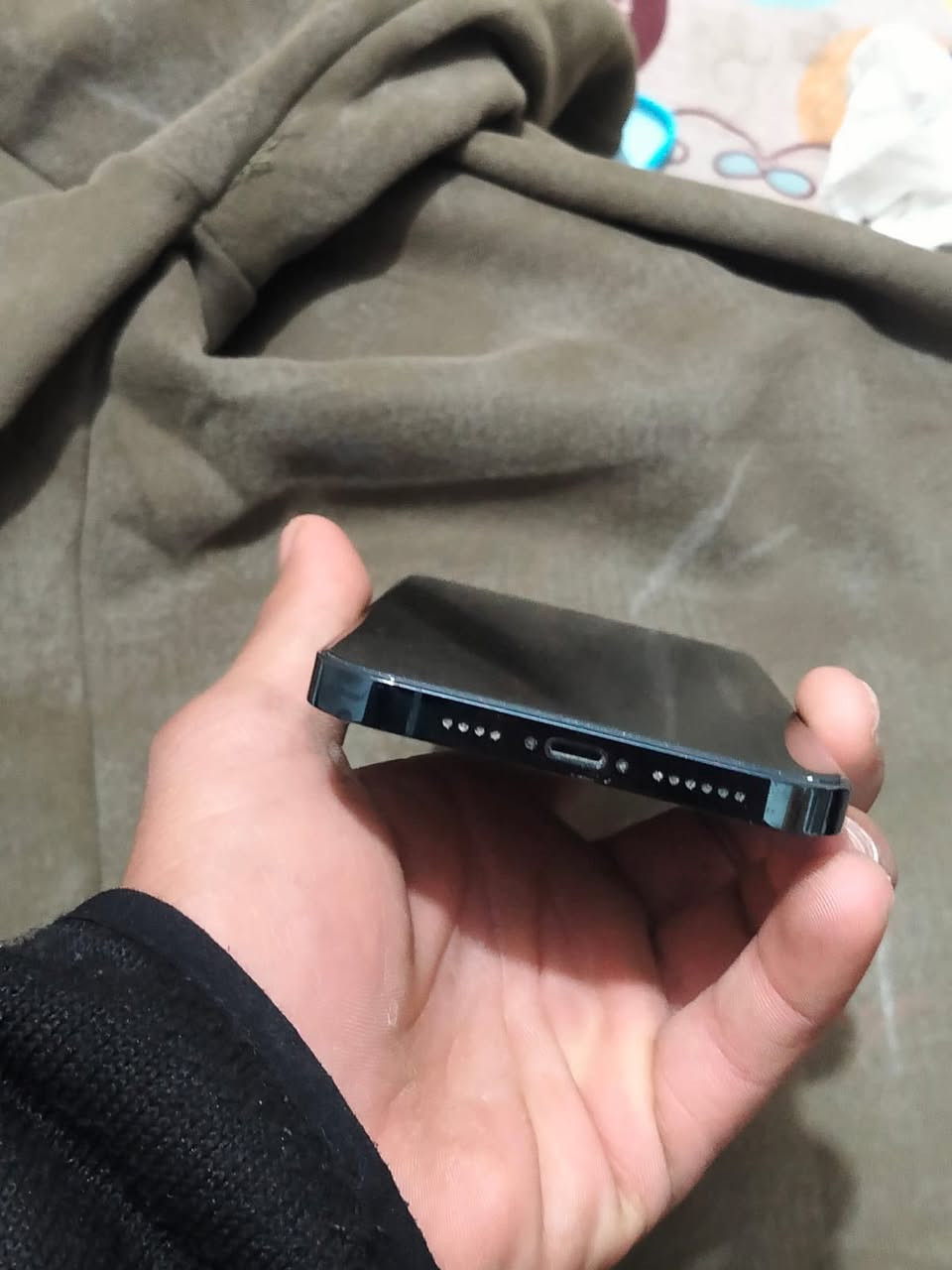 سلام عليكم ايفون لبيع مستعجل حيل على  بيعته 12برو ماكس بلادي ذاكرة 128 مابي ايشي  ما مفتوح كلشي شغال تعال افحص وين ما تريد  السعر 450 وبي مجال حك الجيه مكان بغداد جسر ديالى القديم 
استفسار ***********
