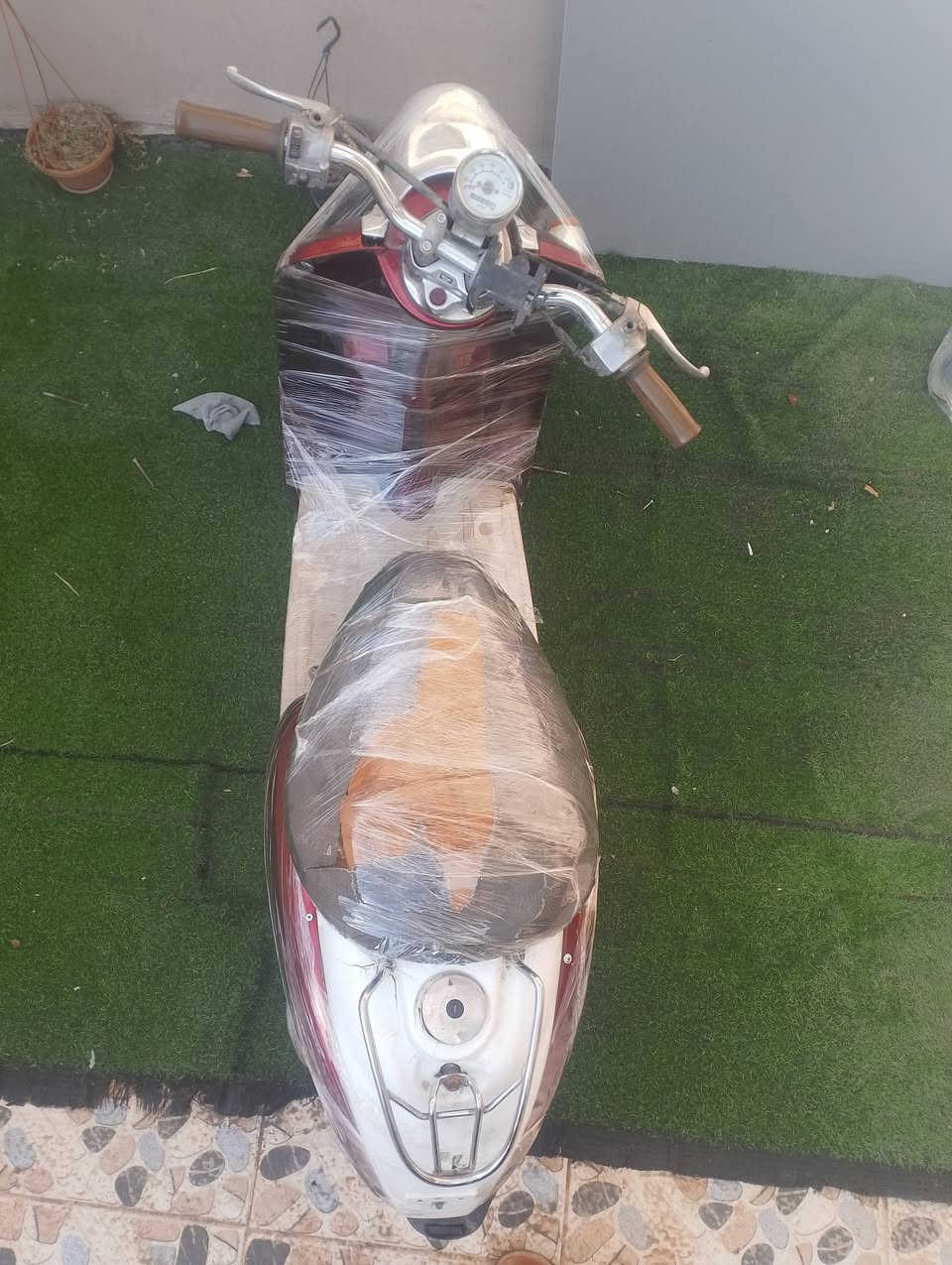 عبد الحليم كشر نظيف محرك مجفت جديد كامل  يحتاج فقط بطاريه
سعر 200 الف 
***********
