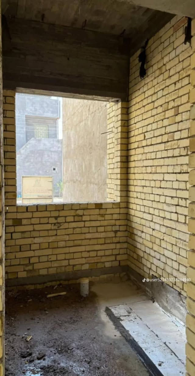 نقدم لكم تحفه معماريه 💥
🔰هيكل  بمساحه 165
في مدينة الاندلس السكنية في البصره 
ابداع شركة عنصر التكوين حيث الجودة هي الأساس والتفاصيل هي الشقف 
أبدا حياتك الجديده في مكان يعكس ذوقك االراقي ✅
⬅️دار للبيع (هيكل165متر مربع  )
↩️ الفئه طابوق اصفر درجه اولى 
↩️الطابق الثاني واصل للسقف وتوقف البناء 
⬅️السعر 160وبي محال للشراي 
♦️♦️للعلم بناء الدار تحت إشراف  شركه ومهندسين خبره أرضية الدار (رفت )وليست شريطي 
⬅️الموقع بصره  إحدى دور مدينة الاندلس السكنية 
📞للاستفسار اكثر عن هذا العرض تواصل مباشرتا معنا ع هذا الرقم وتدلل 
***********
