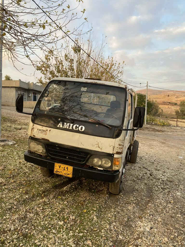 ئەمیکۆ مۆدێل 2006 ڕەقەم هه ولێرە سەنەوی بەسەرچوەبێ دەعم وبێ لێدراوییە کوشنو گاعی تازەتێ گیراوە توانای هه ڵگرتنی  7طن ی هه یە بیلادوینجی هه ڵ ڕشتنی هه یە و دەکرێ بە بۆدی لەئێستادا لۆرییە بۆتەنکەریش ئەبێت قوەتێکی باشی هه یە مەکینەوگێڕوعەکسلی بەشەرت بێ بوخارە تەنهاپۆڵیشو قەڵەم کاری دەوێ ...م...
*********** السليمانية, العراق
