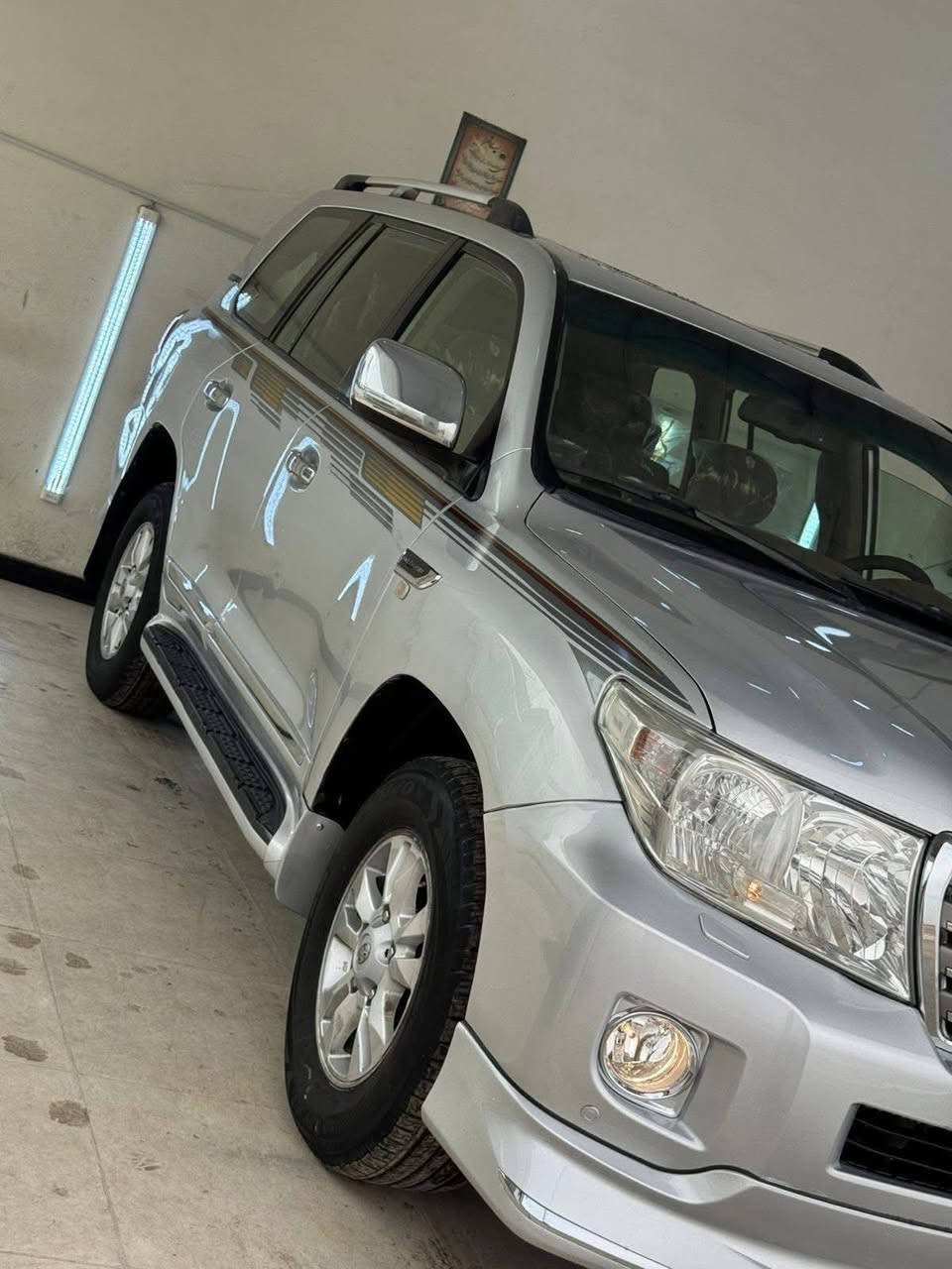 لاندكروز أدوات 🤚🏻
2010 فول مواصفات 
مصبوغه صبغ قليل  مكفول من الكصه والضربه والكلبه 
***********
