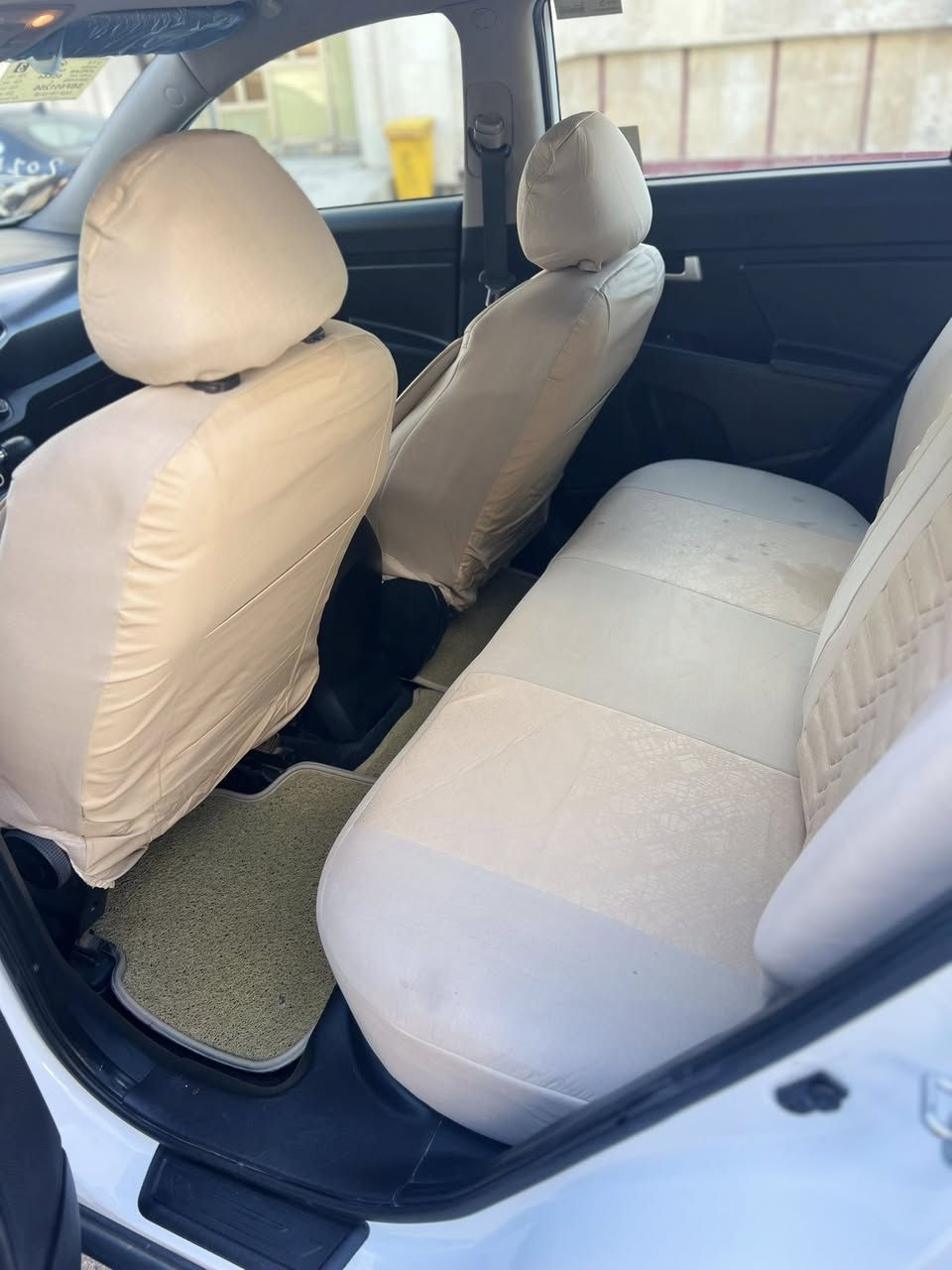 السلام عليكم
كيا سبورتج ٢٠١٤ خليجي رقم أربيل إنكليزي 
السياره جاهزه كير ومكينه وحداديه وتبريد وتخم تاير 
مكفوله من التبديل والضربه والبارد والصبغ بيها شبر صبغ اباب السايق فقط السياره حيل نظيفه 
تريد مداور تريد وكاله موجود 
السعر ١٤٨ وبيها مجال المكان النجف حي الفرات 
للاتصال ***********
