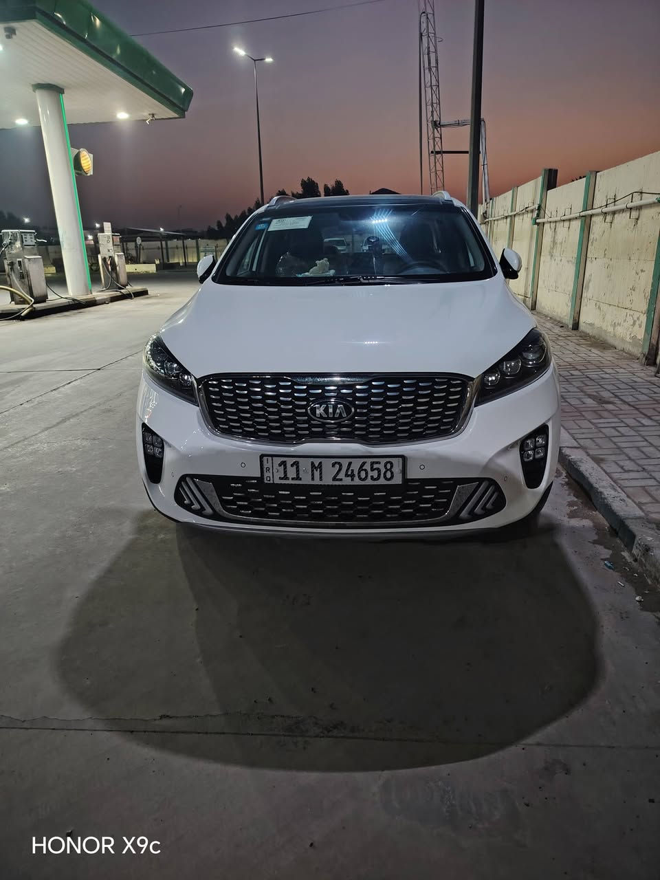 السلام عليكم ورحمة الله وبركاته
سياره سورينتو كامل مواصفات 1/1 مكفولة عدا بارد في الصندوك موديل 2018 ماشية 47 حقيقي باسمي السياره..
المكان بغداد الشعب
السعر : 257 
***********
