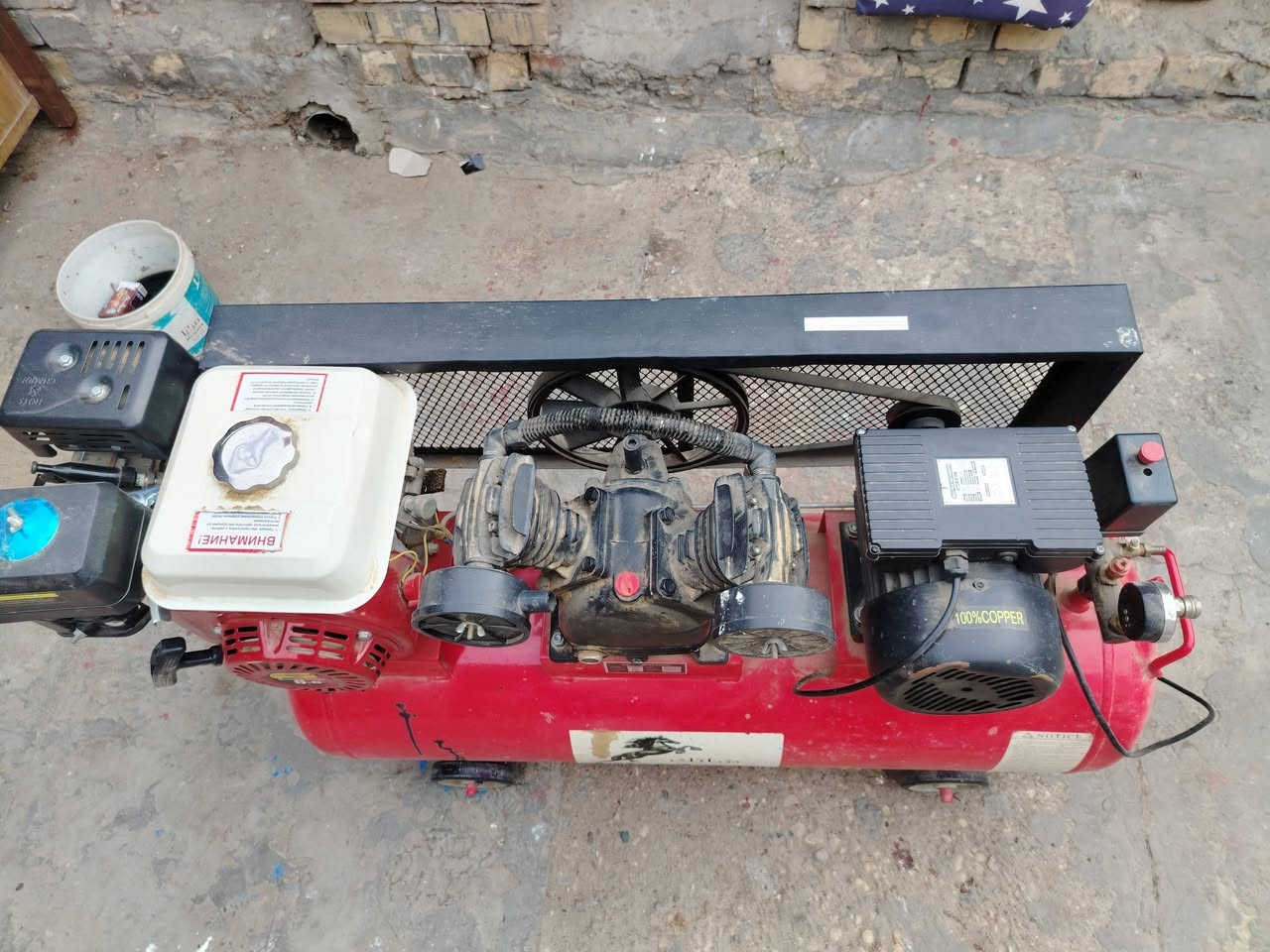 متاح تاروسه هواء حجم ١٠٠ لتر
صناعه هنديه من( ماركت شانك الهنديه)
اول تبديله دهن لها
مواصفات (كهرباء +بانزين +ماطور ٢ احصان نحاس +نضام عزل +تحتوي علئ كاكات عدد ٢ +مخرج هواء+ماطور البانزين عل وضع الشركه)
س ع ر ٤٥٠ الف وبيها مجال استخدامها شهر  واحد استفسار خاص او الاتصال عل رقم ***********
