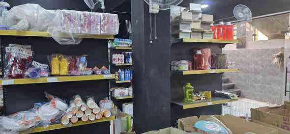 السلام عليكم
سنتر أدوات المنزلية للبيع مع كافة ملحقاته 
(رفوف والكاميرات وجهاز باركود مع نظام متكامل للعمل)
للتواصل على الرقم 
***********
