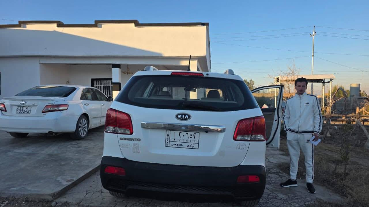 السلام عليكم
للبيع أو مراوس 
 كيا سورنتو
موديل 2011وارد خليجي
محرك 2400دوش شرط
رقم نينوى مشروع وطني شرط التحويل
تدفئه تبريد شرط كلو شغال
كير بل شرط تواير جدد صدر كلو جديد
مكفوله من الصبغ كلين تايتل 
سبعه راكب خليجي 
مكان السياره الشرقاط الصبخه 
السعر 143وبيها مجال لطيبين 
الاستفسار عل رقم 
***********
