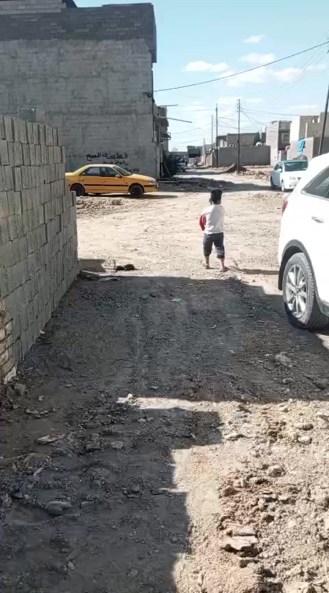 قطعه ارض للبيع مساحة ١٠٠ متر مربع الواجهه ١٠ نزال ١٠ مكانهه سبع قصور شارع المشروع مقابيل المستوصف شارع ٢٠ قريبه عل شارع ٢٠ ثالث فرع عن الشارع خدمات كامله ماي مجاري كهرباء وجاي يشتغلون بشارع تبليط سعرهه ١٩ رقم الهاتف ***********
