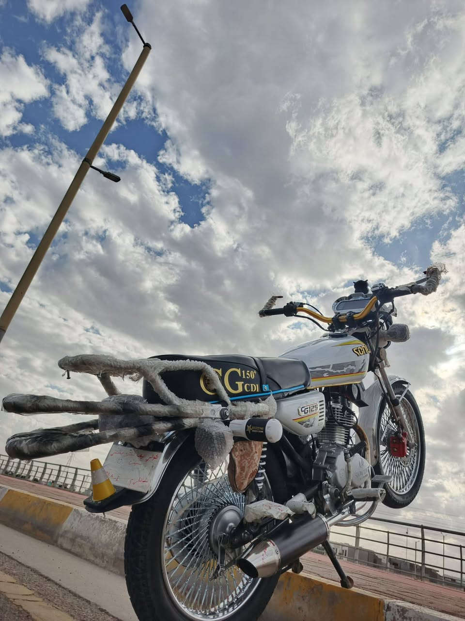 السلام عليكم شباب دراجة تايكر 24 فول ترتيب كاملة ما بيهة نقص شاشة عرض فيديو سكان رياضي عقل فصلة رياضي فول كاملة دراجة اي نقص ما بيهة دهن كلة امزويل ابدل الهة نضيفة مرتبة اوراق منفيس السعر 900 وبيهة مجال جماعة 800 لا تراسل والمو شراي ليخابرني ابد ***********رقمي واتساب
