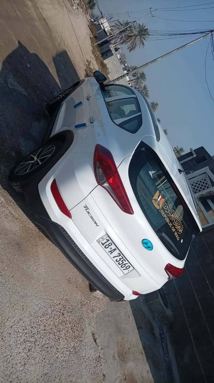 سلام عليكم للبيع  توسان موديل 2017 خليجي 

سياره كفاله عامه   لا صبغ ولا بارد 

مكينه كفاله ع وضع الشركه مكينه 2000دوش

كير كفاله ع وضع الشركه  

صدر ع شركه 
تخم تاير باتري جديد 
  
سياره بسمي شخصياً     
 السعر 178 و بيه مجال 

مكان سياره حله مركز الاستفسار ع رقم 

***********
