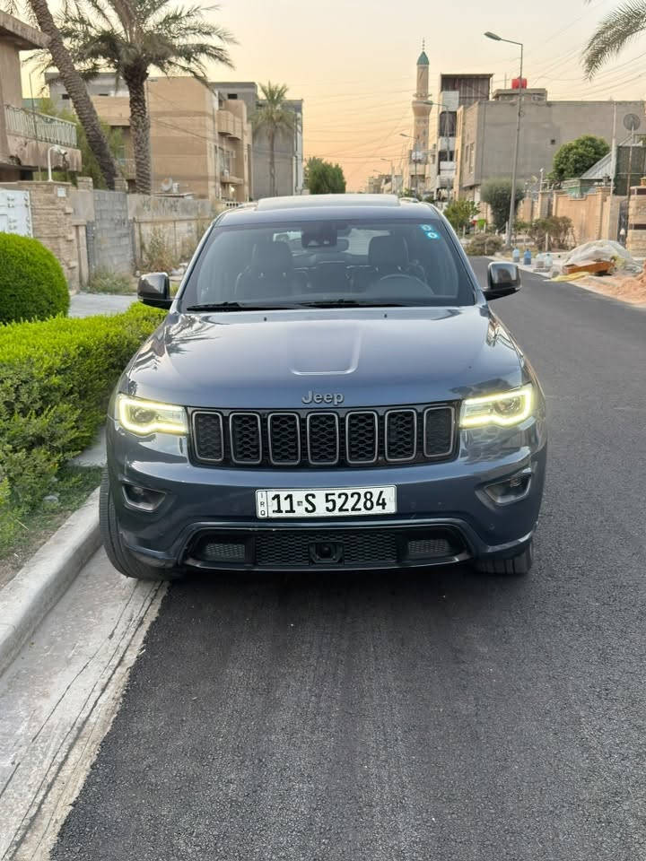 للبيع جيب كراند شيروكي نسخة 80th anniversary edition
موديل 2021 ماشية 54 الف كيلو 
فول مواصفات 
رادار تصادم 
اوتو بارك 
نقات عمياء 
تحديد مسار 
بصمة 
فتحة 
داخل جلد اسود بلادي 
تدفئه كشنات 
كشنات كهرباء + ميموري 
صندوق كهرباء 
تشغيل عن بعد 
محرك 3.6 v6
كاملة السيارة ولانقص 
حدث جاملغ امامي جهة السائق ومبدل نفس اللون السيارة بدون قطرة صبغ مكفولة من كلشي 
كير ومحرك مكفولات من الفتح وتبديل 
مرقمة بغداد وهزة جديدة وجاهزة 
مكانها بغداد حي الجامعة 
***********
