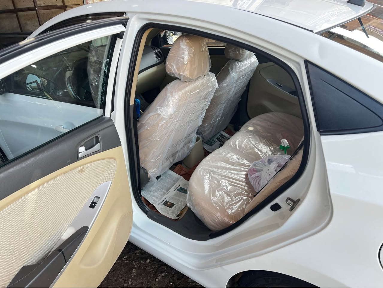 السلام عليكم هونداي اكسنت 2014 خليجي
كير محرك مكفولات محرك 1600 تدفئه تبريد اشاير بالمري تحكمات ستيرن جهتين +شاشه وكامره خلفيه
+حدادية صدر كامله رقم بغداد الانكليزي السياره مابيها اي نقص مكان السياره بغداد حي البنوك
السعر 98 وبيها مجال حك الجيه
*********** Colombo, Sri Lanka
