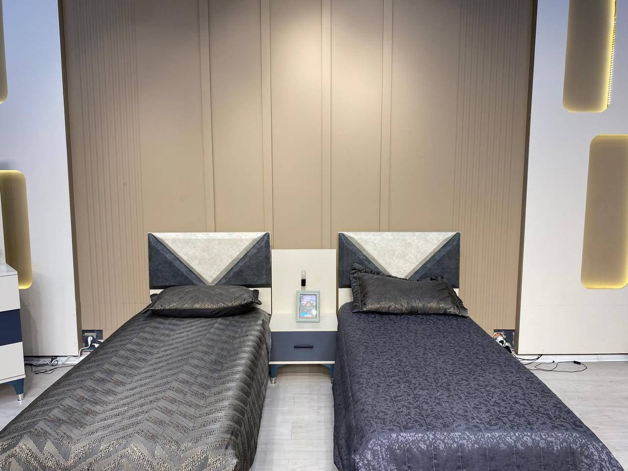 بفضل الله ⬅️ (نحن الافضل) و (نحن

 الارخص) ✅💯 غرف نوم تركية المنشأ ب650

 بأسعار الجملة شبابي + نفرين ✅💯

 ✅💯هذا الاسعار عروض لفترة محدودة 

 ✅💯 ⭐️ توصلك الغرفة نفس الصورة بالضبط ١٠٠٪؜ ⭐️ الدفع بعد الاستلام ⭐️

 توجد لدينا دواشك اصلي فقط 

 الجملة ⭐️ التوصيل والشد مجاني الكل محافظات العراق ⭐️ توصيل لكافة

 محافضات العراق باسعار منخفضة جدا ⭐️ كادر الشد خبرة لا تقل عن ١٠ سنين للحجز والاستفسار مراسلة الصفحة او الاتصال ع هذا الرقم ***********
***********
 يتوفر واتساب ☎️📞#غرف_نوم_تركية  #اثاث_منزلي
