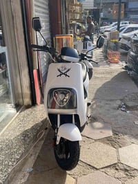 بوليسي • شحن • نضيفة