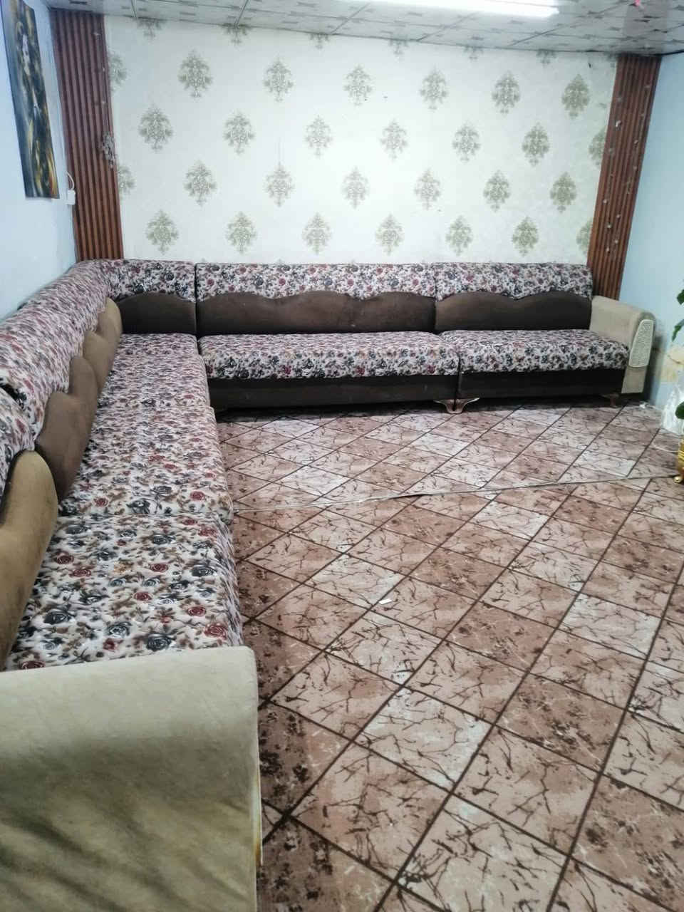 ديوان 12 نفر نضيف 150  المكان الكاظمية يوجد توصيل ***********
