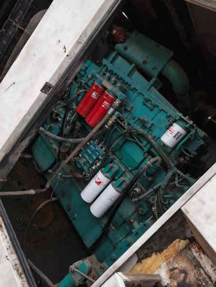 مولدة كمز حجم 6 وربع  توليد 825 كيڤي. بلادي مولدة سيت وكاتم بلادي. بشرط حمل 1650 امبير حمل بشرط كل بلادي. شرط محرك وتوليد لابخار ولا صرف ولا مفتوح.   مكان مولدة كركوك.السعر
225   ورقه
ملاحظة 
توليد وحده هم ابيعه  بلادي مولدة. 825 كيفي. بشرط لا مفتوح بشرط ضمان. 
60. ورقه
***********
***********
