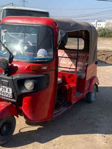 السلام عليكم تكتك البيع 18 بسمي البيع صبق عام جماليه السعر 5 مليون ***********
