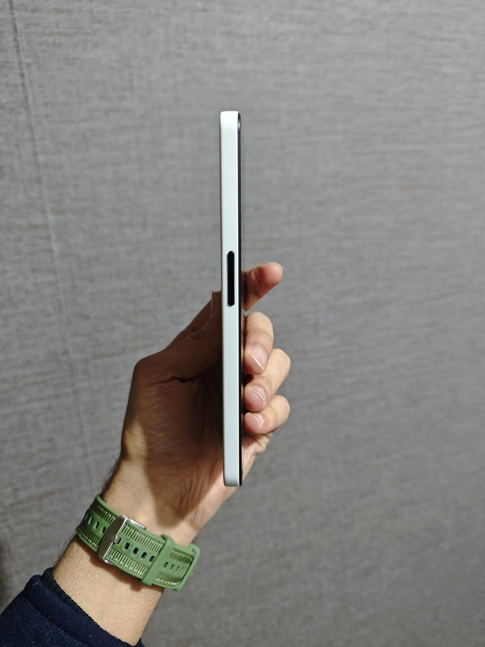 السلام عليكم
عندي nothing 3a lite 
جديد شخط مابي 
نظافة 100% 
كارتونة وملحقات كاملة 
شرط الشاحنة بعدها ممفتوحة
ذاكرة 256 
رايدة ب 325 الف 
مكاني بغداد 
***********
