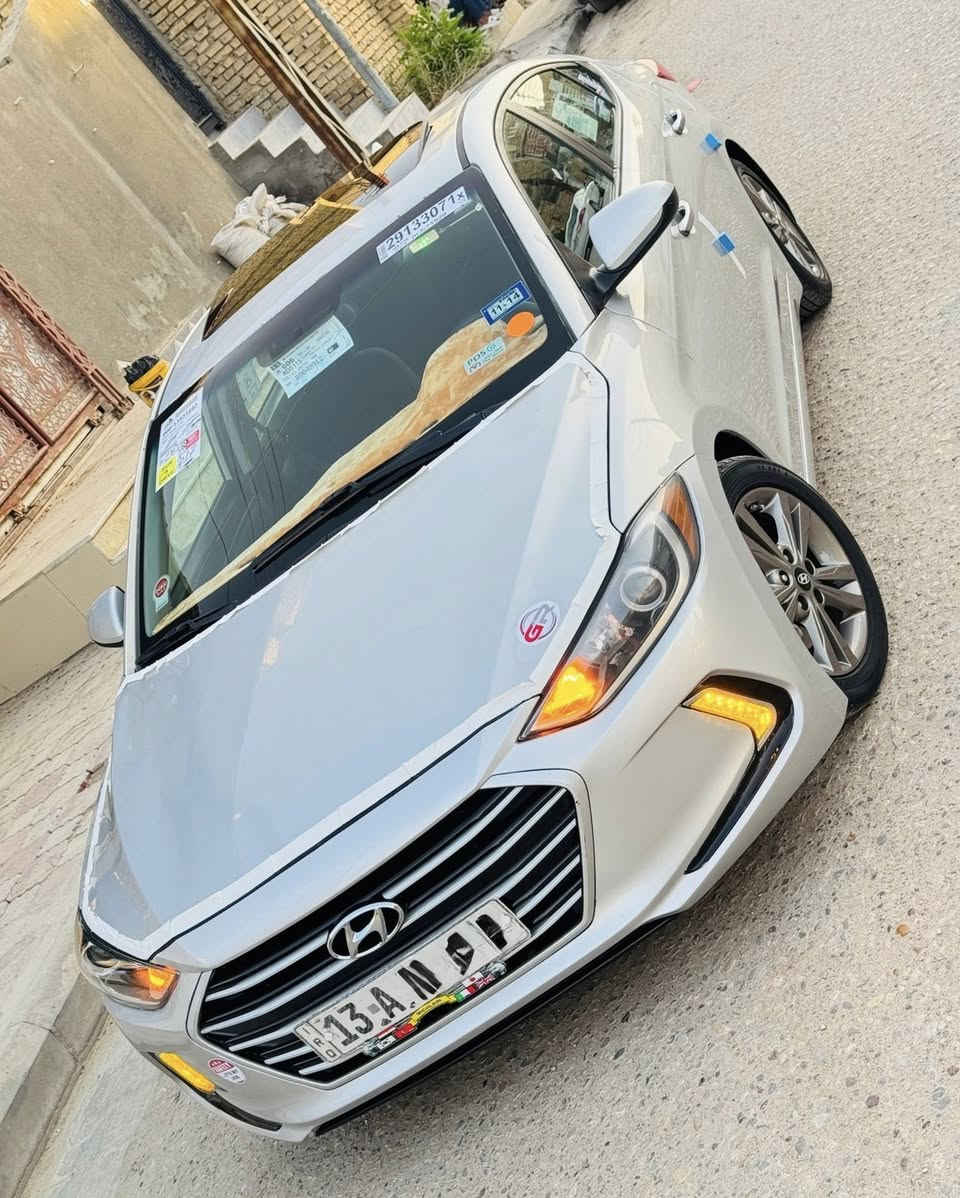 السلام عليكم 
هونداي النترا  2017 وارد امريكي فول مواصفات 1/1 محرك 2000دوش جديد ماشي 150 حقيقي  
حره تحويل بأسمي هزه وسنويه ولوحات جديد  بيه جاملغ مبدل وصبغ طرف البنيد فقط // المواصفات 
1- بصمه تشغيل وابواب وجنطه
2- فتحه سقف  طكتين سلايت 
3- شاشه كبيره كامره دواره 
4- كشنات كهرباء 
5- حساسات اماميه خلفيه 
6- ويل كب كروم مع تخم تاير 
7- بك لايت لد  
8- لايتات والكشاف LEd
9- رادارات جانبيه خلفيه كله شغال 
10- تحكم استيرن فول مع ثلاث انضمه قياده 
السياره جاهزه كير محرك حداديه تبريد  شرط الفحص 
السعر117للاستفسار *********** مكاني ناصريه شارع بغداد
