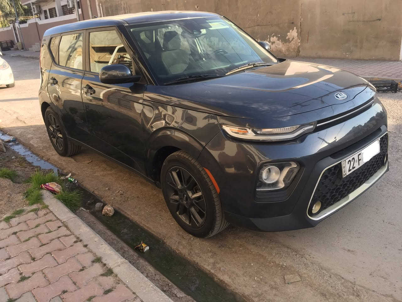 صول موديل 2020 EX فول مواصفات أعلى فئة بلصول رقم اربيل .
رصاصي غامق
ماشيه 59 الف KLMفقط مكينة [ 2000 دوش ] 
مواصفاتها :- 
١- تشغيل بصمة .  
٢-تدفئة كشنات وكشن السائق كهربائي 
٣-ردارات خلفي امامي جانبي
٤-نظام توقف ذاتي ونظام اطفاء ذاتي للمحرك لتقليل صرف الوقود ونظام تنبيه التصادم.
٤-فول تحكم استيرن وثلاث انظمة قيادة ومانع انزلاق 
٥- شحن وايرليس + نظام خفض فان التبريد عند ورود مكالمة + نظام خفض الصوت عند المكالمات 
7- نظام تحديد مسار
8-مسحات ذكيه
9-كشنات قماش
10- تبريد مناخين ثلج
11- لايت اوتو اطفاء ذاتي وتشغيل عند الظلام
السيارة موجودة في محافظة بغداد.
رقم الهاتف ***********
