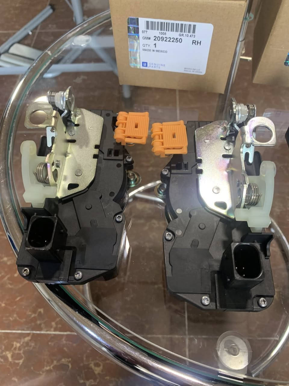 سلام عليكم من رخصت الادمن المحترم
قفل باب تاهو ويوكن و سلفرادو و سييرا 
الموديل : 2007 - 2014 للتاهو و اليوكن 
الموديل : 2007 - 2013 للسلفرادو و السييرا

السعر للتخم : ٩٠ الف

للحجز 
 واتساب
***********
***********

https://www.facebook.com/share/1Bv6hGXXic/?mibextid=wwXIfr
