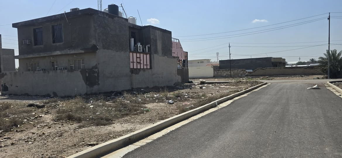 قطعة ارض للبيع مساحتها 231  ركن سند 25  بغداد جرف النداف منطقة حي فاروق  قريبه ع السريع  كامل الخدمات موقع حلو ومنطقة هادئه *********** رقم صاحب القطعة
