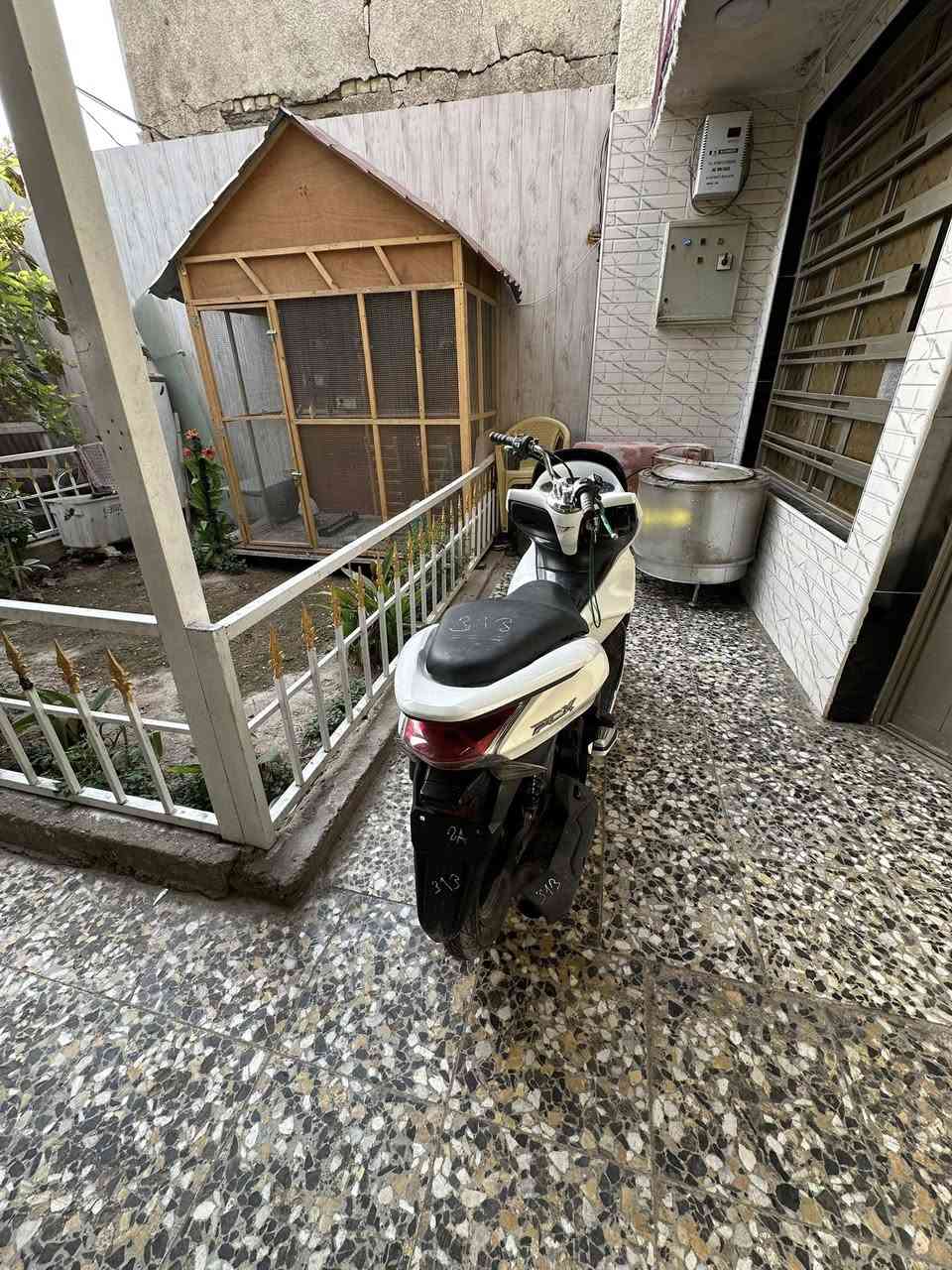 للبيع دراجه pcx ياباني الاصلي  مكينه 150نوزل خطين ستان كهربائي حساس ازدحام دراجه جديده  حساس شلعه معدل خير من الله دراجه تتعب تكول جديده مال جناي  مكان بغداد المدينه الصدر  السعر مليون و 400  وبيهه مجال والاستفسارهاذ رقم 
***********
