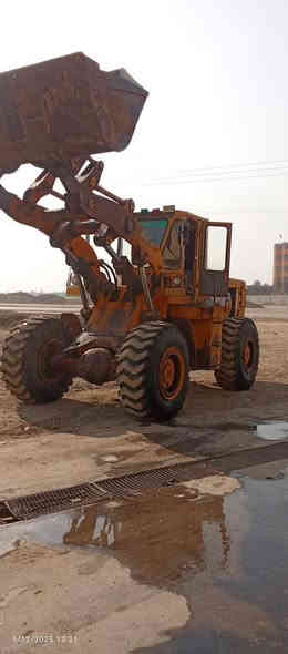 شفل حجم 80  موديل 79  مكفول بدون صبغ و كير و محرك شغالات شرط الشغل 
السعر 110 
***********
