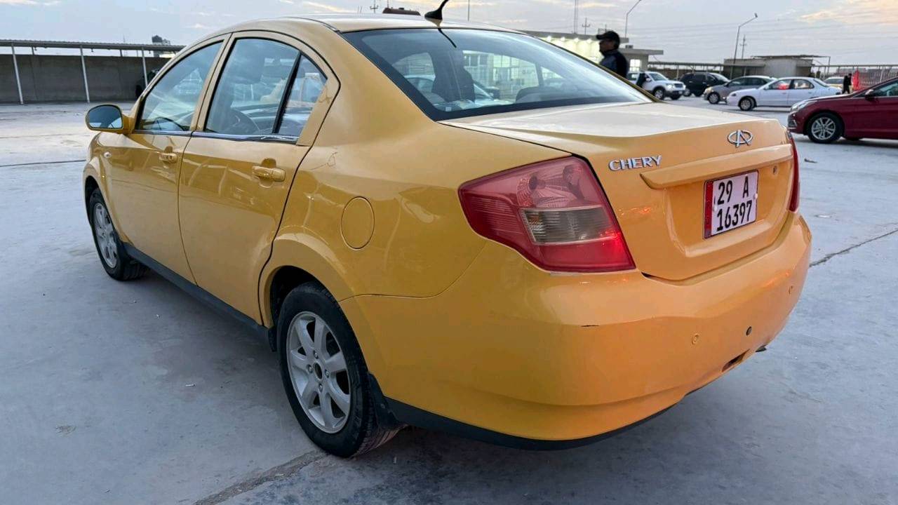 🚗 للبيع: شيري E5 موديل 2014 (
بلادي - فول مواصفات)
السيارة بحالة ممتازة وجاهزة للاستخدام الفوري، التفاصيل كالتالي:

 المحرك: بلادي (طابوكة) جديد

 الكير: بلادي (أوتوماتيك) 
 السنوية والارقام:
  رقم واسط (إنكليزي)

  السنوية مجددة حديثاً 
   تاريخ نفاذ السنوية لغاية 2028-04-09.
 المواصفات العالية (Full Options):
  فتحة سقف (سلايد روف) شغالة 100%.
  شاشة السيارة البلادية الأصلية.
  كراسي جلد بلادية نظيفة جداً.
   تحكمات ستيرن كاملة.
شاشة خلفية
  صدر جديد، وتخم تاير بحالة جيدة.
حالة البدي:
 حادث ربع جاملغ أمامي فقط، وباقي السيارة مكفولة ونظيفة كما موضح بالصور.
ملاحظة: السيارة "بصمة وما تحتاج أي مصروف، 
والتحويل مضمون وجاهز.

السعر: 48$ وبيهه مجال 
المكان: (بغداد سبع البور)
صاحب السياره مكانه (واسط الكوت) تحويل مباشر بكفالتي 
للتواصل والاستفسار (***********)
واتساب على هذا رقم (***********)