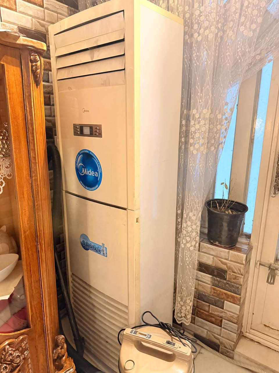 السلام وعليكم سبلت كنتوري عدد 2 
3 طن كلش مضيف وعلى الضمان مكان بغداد 
*********** بغداد, العراق
