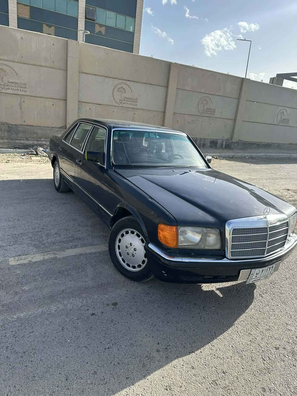 السلام عليكم مارسدس رئاسي باب طويل موديل ٨٥ سياره بلاديه مكينه ٣٠٠٠ رقم بغداد تحويل ثاني يوم شراي اتصل *********** مكان بغداد الحسينيه
