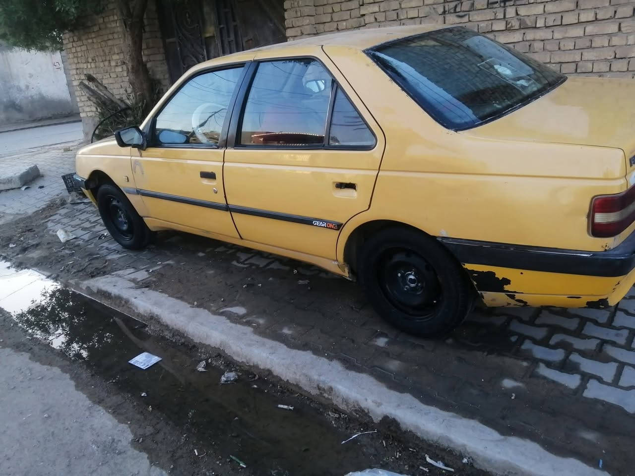 السلام عليكم ٤٠٥ موديل ١٠ سياره لا دعمه ولا تبديل ولا اخياس نضيفه كبل لشارع ماناقصه شي مشط جديد كير حاويه ضفيره جديده عقل جديد حداديه نضيفه سنويه نافذه من٢٠١٩ عليه هيئه ومرور ٣٥٠ ومكينه لا تنقيص ولا تبخير مالكه بنجف الولد يريد تحويل السعر ١٨ قفل ***********
