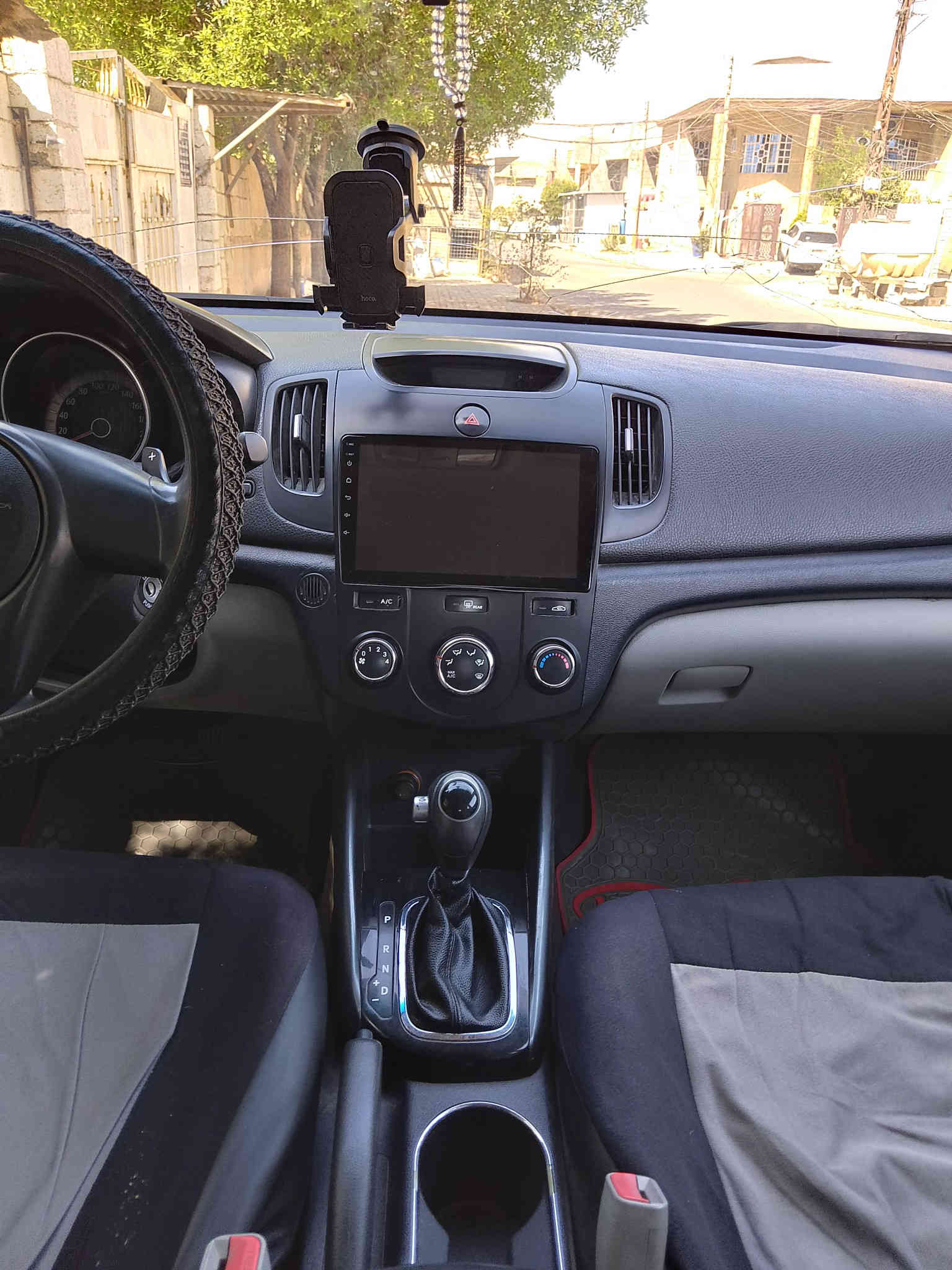 السلام عليكم سيراتو للبيع موديل 12بأسمي سنويه لغايه 28السياره ويل كب شاشه وكامره اشاير بالمري مكينه جديده بيهه چاملغ وحافه البنيد بيهن صبغ وبيهه طخات بسيطه للامانه مكان السياره بغداد جسر ديالى السعر 105رقم الهاتف *********** اخوان المو شراي لا يتصل ولا يعلق لان السياره صارف عليها..
