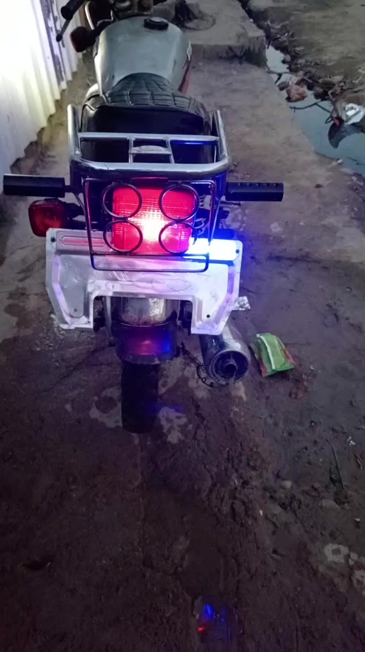 بارت خمس تسعات للبيع سعر 300 وبي مجال  ماطور كامل مكمل مكاني ايسر *********** & & & & ***********
