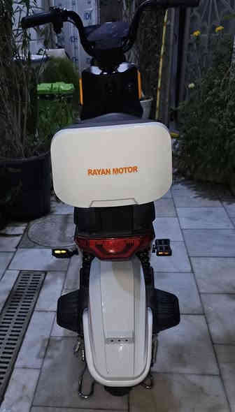 بايسكل كهربائي نوع RAYAN MOTOR

الحالة: استخدام شهر فقط،  نظافة 100%.

المواصفات:
يعمل على نظام 48V
يحتوي على أربع بطاريات رصاص 12V 20Ah 
الشحن ممتاز وما بي أي مشاكل
يجي مع الشاحن الأصلي
بدون أعطال أو نواقص

السعر: 375,000 دينار
للاستفسار: ***********
