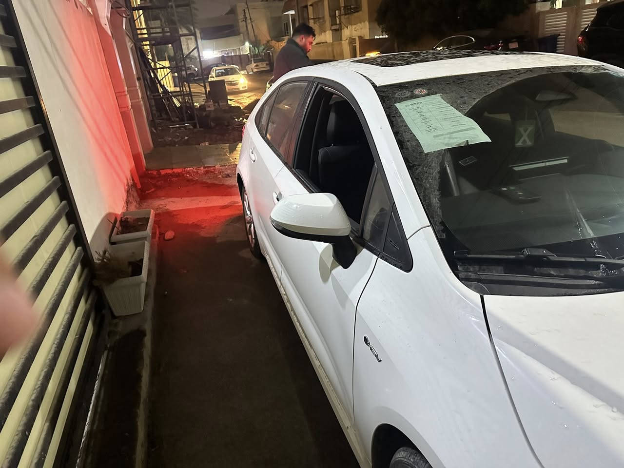 للبيع

تويوتا كورولا 2025 هايبرد – شكل خليجي

🔹 رقم بغداد

🔹 سيارة كفالة عامة – مكفولة من الشخط 

🔹 ماشية 3,000 كم 

🚗 سيارة بالكارتون بحالة الوكالة

🔧 المواصفات:

 • مكينة 1800 هايبرد

 • فتحة سقف

 • رادار + تحديد مسار + قيادة ذاتية

 • قراءة علامات الطريق المرورية

 • بصمة تشغيل + دخول ذكي (بصمة يد الباب)

 • هاند بريك بصمة + Auto Hold

‏ • EV Mode + Drive Mode + مانع انزلاق

 • تحكم كامل بالستيرن مع كروز كنترول

 • بطاين أبواب حياكة مطرزة

 • عدادات ديجتل

 • شاشة مسجل مع CarPlay

 • تبريد بيانو

 • كاميرا خلفية دوّارة

 • لايت زينون عالي ناصي + بروجكتر

 • حساس إطارات

 • حساس مطر

 • حساس لايت داينمك

📍 موقع السيارة: بغداد

 • 23700 مليون وبيهة مجال بسيط 

***********
