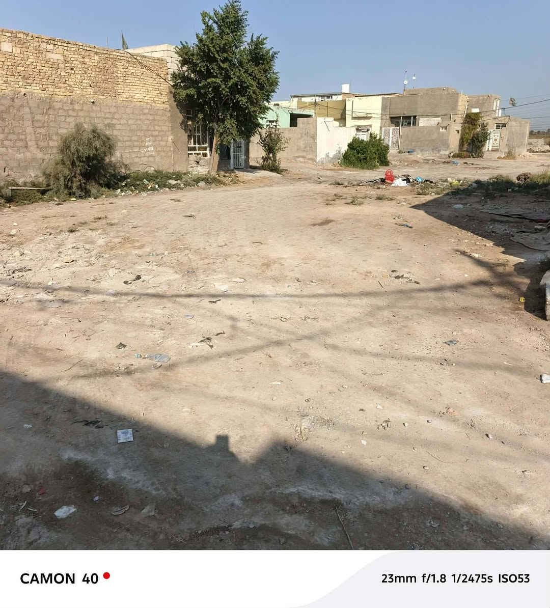 السلام عليكم 
عرصه 100م مربعه ركن وجهيه 10 ونزال 10 
مدفونه سبيس 
خلف مستوصف علي الرماحي 
سعرها 6م وبيها مجال قليل
تواصل خاص او اتصال ***********
