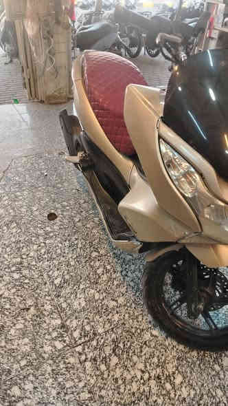 السلام عليكم
Pcx جيل اول
دراجه نضيفه كلش
السعر ٨٥٠ وبيها مجال
للتواصل ***********
او زورونا عند معرض مهندس للدراجات النارية
