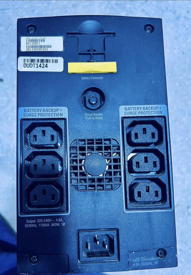 السلام عليكم
غراض مستعملة للبيع
كيس مع كت فانات عدد ٥ السعر ٣٠ الف 
بور سبلاي rockrt 500 watt السعر ٤٠
يو بي اس اون لاين APS 1100 واط السعر ٥٠ الف 
هارد M. 2 500 g  السعر ٥٠ الف 
كي بورد ريد راكون ١٥ الف 
ماوس كلوريوس ٢٥ الف
السعر الكلي ١٧٥ 
مكاني بغداد الوزيرية ***********
