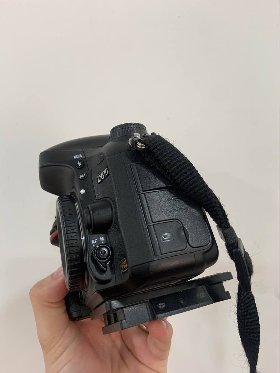 نيكون 610 بدي نظيف
عدسه 24-120 نظيفه 
كامله كارتون ملحقات اصليه 
شاحنات 2 وبطاريات 4 وحقيبة 2 جبيرة وجلاتين 1 وستاند 880 وكل غراضها الاصلية والوايرات كاملات بغداد, العراق


**إذا كنت صاحب هذا الإعلان وتريد حذفه لأي سبب، رجاءا أرسل رسالة إلى الدعم الفني**