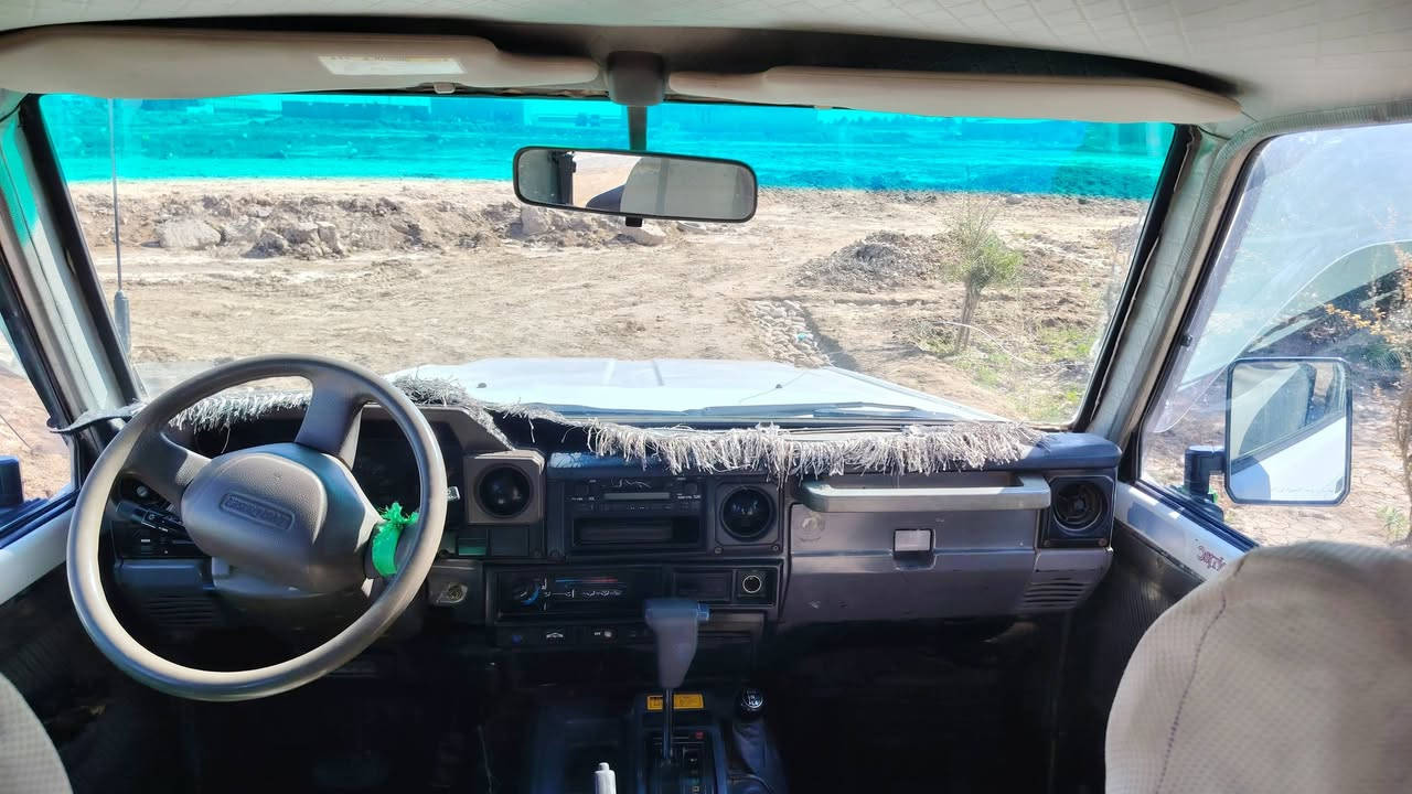 لاندكروزر تك  موديل ١٩٩٠
محرك بلاد
فوريل شغال
كير اوتماتيك
رقم واسط
 سعره ٧٥ بيه مجال للطيبين
مكاني الكوت ترايك وين ما يعجبك 
أتصل ***********
معجبتك  لا تعلق
