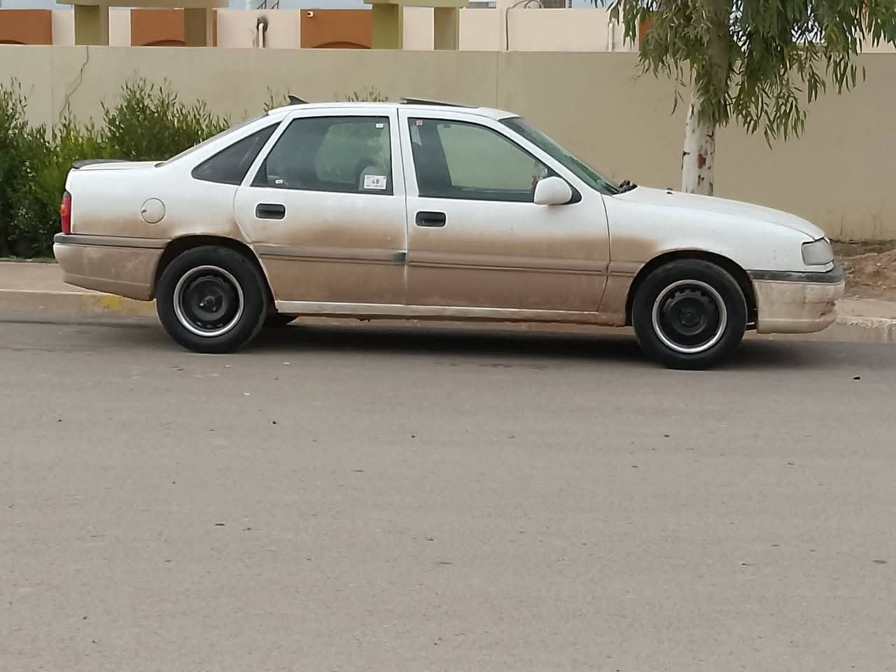 السلام عليكم
فكتره للبيع 
حجم 18. موديل 1994
رقم دهوك دولي  سنويه لل2030 
هزه لل2027 
محرك كير شرط 
قفل مركزي ستيرن باور سلايت 
عنوان السياره مخمور ناحية القراج 

السعر،47.وبيها مجال 
الشراي الاتصال ع ***********
‏
