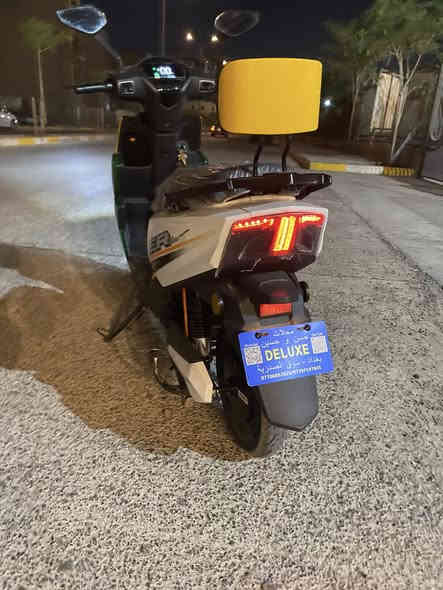 دراجة سكنس شحن للبيع 
تم الشراء من مركز حسن وحسين بسعر 950 الف 
نظافة خير من الله اشتريته قبل فتره قليلة جداً 
تمشي 45KM او اكثر 
السرعة 60 حقيقي جدا سريعة 
6 بطاريات الكبار 
النظافة خير من الله تجي تفحص وتشوف 
الرقم *********** 
مكاني:بغداد الحرية شارع العريض قرب مطعم كص الاخلاص الشهير 
السعر 900الف فقط قفلل
