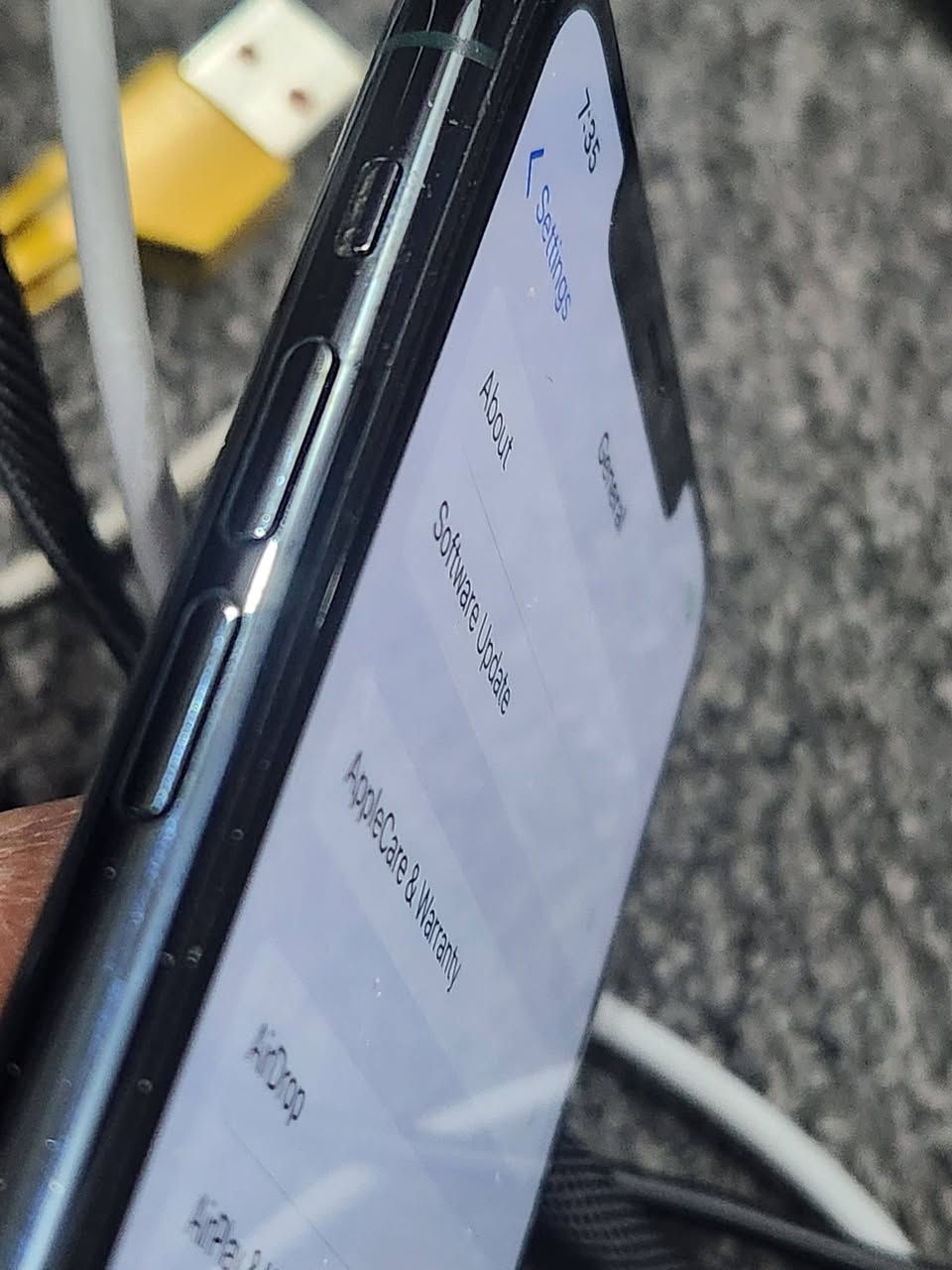 11 برؤماكس
٦٤ تك سيم 
شاشه بلادي بصمه وجه شغال
مبدل بطاريه و ظهر مفطور 
خريطه كبس 
سعر ١٦٥ الف دينار *********** اربيل قلعه
